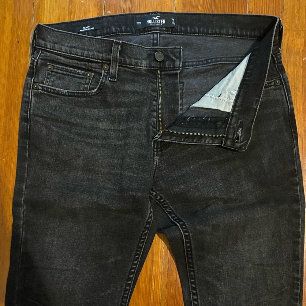 Washed Black Skinny Denim Jean from Hollister, size 31x30